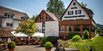 Hochzeit - nächstes Hotel - Schwarzwald - Aussenansicht der Pfrondorfer Mühle  - Landhotel Pfrondorfer Mühle GmbH & CO. KG 