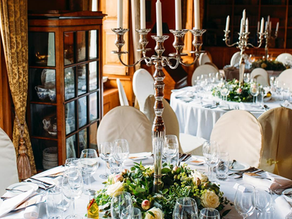 Hochzeit - Art der Location: privates Anwesen - Deutschland - Die Tischdekoration richtet sich ganz nach den Wünschen des Brautpaares. - Schloss Stülpe