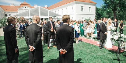 Hochzeit - Trauung im Freien - Bratislava - Feiert eure Traumhochzeit im Art Hotel Kaštieľ Nahe Brasilava. - Art Hotel Kaštieľ