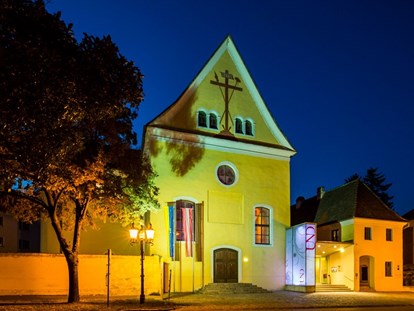 Hochzeit - barrierefreie Location - Schönbühel an der Donau - Außenansicht Kloster UND - Kloster UND