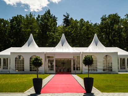 Hochzeit - Art der Location: im Freien - Bayern - Eventlocation am Wald