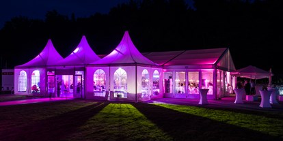 Hochzeit - Garten - Bayern - Eventlocation bei Nacht - Eventlocation am Wald