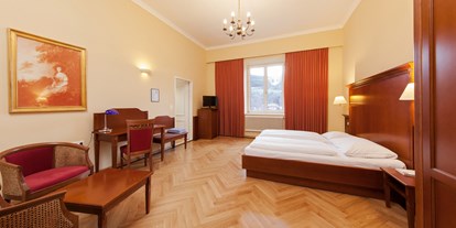 Hochzeit - Frühlingshochzeit - Niederösterreich - Superior-Zimmer - Hotel Marienhof