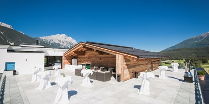 Hochzeit - Umgebung: am Land - Zugspitze - Blick auf die Dachterrasse des Greenvieh. - Greenvieh Chalet