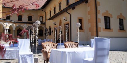 Hochzeit - Festzelt - stilvoll - romantisch - klassisch - Naturhotel Schloss Kassegg