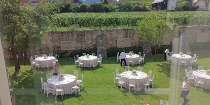 Hochzeit - Umgebung: in Weingärten - Österreich - Schloss zu Spitz