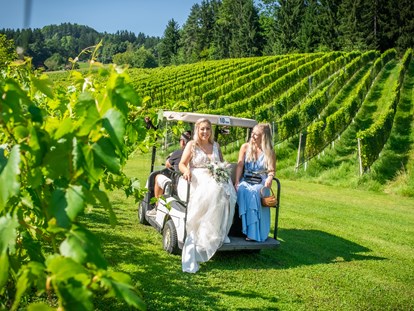 Hochzeit - Trauung im Freien - Süd & West Steiermark - „Brautauto“ direkt von der Location :) - Jöbstl Stammhaus 