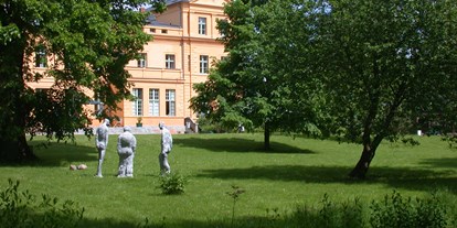 Hochzeit - Art der Location: Schloss - Brandenburg - Schloss Ziethen - Parkseite - Schloss Ziethen