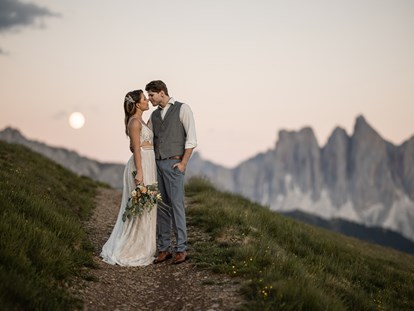 Hochzeit - Sommerhochzeit - Dolomiten - felice_brautmoden

herveparisbridal

wilvorst 

lshoestories_official - Restaurant La Finestra Plose