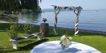 Hochzeit - Art der Location: Scheune - Baden-Württemberg - Trauung am Gnadensee in Baden-Württemberg. - Sekt am See