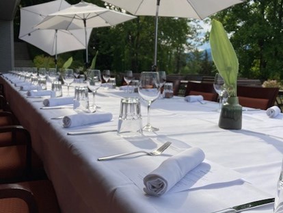 Hochzeit - Umgebung: mit Seeblick - Hochzeit im Garten mit Seeblick - Hotel Parks Velden