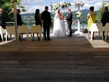 Hochzeit - Trauung im Freien - Wörthersee - Intime Trauung auf der Sonnenterrasse - Hotel Parks Velden