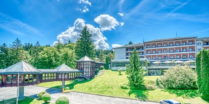 Hochzeit - Umgebung: am See - Wörthersee - Außenansicht Hotel Parks - Hotel Parks Velden