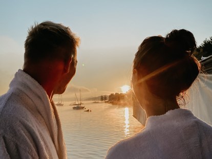 Hochzeit - Umgebung: am See - Sonnenaufgang auf der Terrasse - Hotel Parks Velden