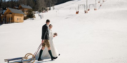 Hochzeit - Hunde erlaubt - Steiermark - Ein Wintermärchen wird wahr - eine Winterhochzeit im Narzissendorf Zloam in Grundlsee. - Narzissendorf Zloam