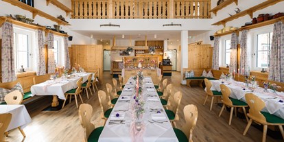 Hochzeit - Art der Location: Restaurant - Steiermark - Dei Traumhochzeit für bis zu 70 Personen auf 2 Ebenen im Narzissendorf Zloam im steirischen Salzkammergut. - Narzissendorf Zloam