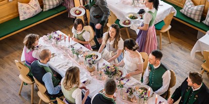 Hochzeit - Art der Location: Restaurant - Steiermark - Eine Hochzeit ist ein Fest mit Freunden - den idealen Rahmen bietet der Zloam Wirt im Narzissendorf Zloam. - Narzissendorf Zloam