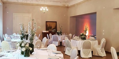 Hochzeit - Frühlingshochzeit - Neukieritzsch - Steinerner Saal bietet Platz für 140 Person - Schloss Brandis