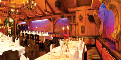 Hochzeit - Wien Simmering - Unser Löwensaal maximal  40 Sitzplätze
mit Beamer, Leinwand, Dolby Digital System und Wlan & Klimaanlage - Restaurant Kardos K.u.K. Spezialitäten