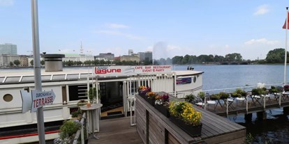 Hochzeit - Art der Location: Restaurant - Hamburg - Eingang zur Alsterlagune. - Alsterlagune