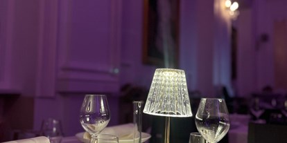 Hochzeit - Umgebung: in einer Stadt - Donauraum - Tisch - Kumar's Kitchen