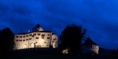 Hochzeit - Garten - Tirol - Schloss bei Nacht - Schloss Friedberg