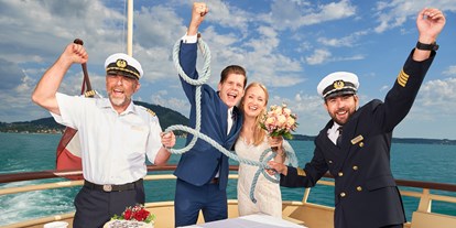 Hochzeit - Hochzeits-Stil: Boho - Öblarn - Altaussee Schiffahrt - Kapitänstrauung