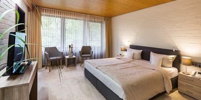 Hochzeit - Umgebung: am Fluss - Lüneburger Heide - Hotelzimmer - Hotel Zur Heidschnucke