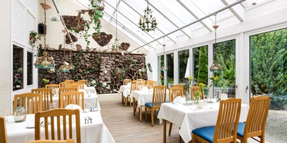 Hochzeit - Preisniveau: moderat - Lüneburger Heide - Wintergarten - Hotel Zur Heidschnucke