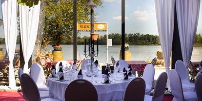 Hochzeit - Festzelt - Österreich - Der Blick vom Festsaal des Restaurant Vabene (1020 Wien) auf die Donau. - Donau Restaurant - Vabene