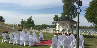 Hochzeit - Festzelt - Österreich - In der Loggia des Restaurant Vabene können Gartenhochzeiten direkt am Wasser gefeiert werden. - Donau Restaurant - Vabene