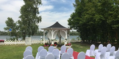 Hochzeit - Festzelt - In der Loggia des Restaurant Vabene können Gartenhochzeiten direkt am Wasser gefeiert werden. - Donau Restaurant - Vabene