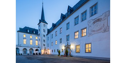 Hochzeit - Hochzeitsessen: mehrgängiges Hochzeitsmenü - Sachsen - Außenansicht Schlossgebäude - Schlosshotel PURSCHENSTEIN