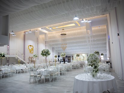 Hochzeit - Hochzeits-Stil: Fine-Art - Deutschland - Festrsaal - Mosaik Festsaal