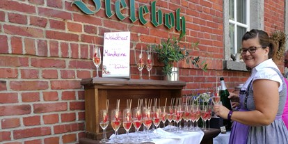 Hochzeit - Trauung im Freien - Oppach - Sektempfang - Bergwirtschaft Bieleboh Restaurant & Hotel