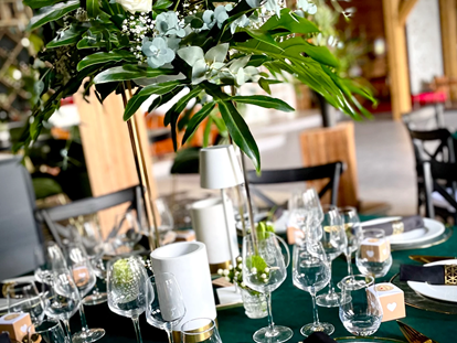 Hochzeit - externes Catering - Dabel - Eine festliche Hochzeitstafel im BLUE MONKEY LOFT. - BLUE MONKEY LOFT
