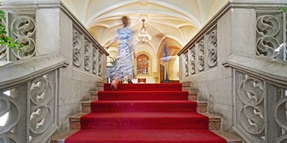 Hochzeit - Wickeltisch - Aschersleben - Willkommen im Schlosshotel Villa Westerberge. Das Eingangsportal ist ein Blickfang und zugleich ein beliebtes Fotomotiv.  - Schlosshotel Villa Westerberge