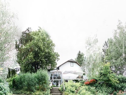 Hochzeit - Art der Location: im Freien - Heiraten im Garten des Landgasthof KRONE in Niederösterreich. - Landgasthof Krone