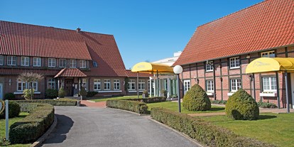 Hochzeit - Art der Location: im Freien - Münsterland - Vorfahrt und Außenansicht - Naundrups Hof
