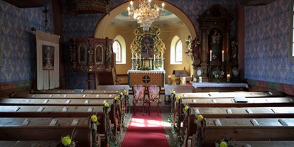 Hochzeit - Umgebung: in den Bergen - St. Florian - Kirche Hl. Dreifaltigkeit 
(c)Foto Helga Rader - Jägerwirt Dreifaltigkeit