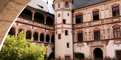 Hochzeit - Garten - Tirol - Innenhof - Schloss Tratzberg