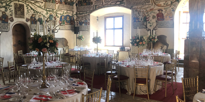 Hochzeit - Garten - Beispiel Set-Up einiger runder Tische im Habsburgersaal - Schloss Tratzberg