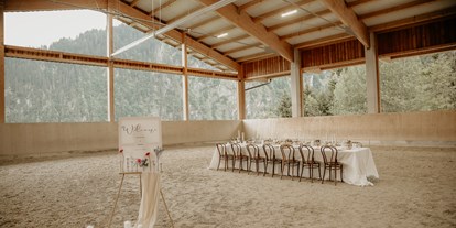 Hochzeit - Umgebung: in den Bergen - Zillertal - Reithalle