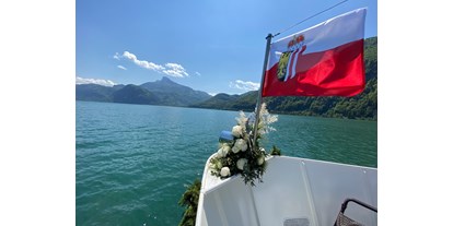 Hochzeit - Umgebung: am See - Oberösterreich - Dekorieren Sie das Schiff nach Ihren Wünschen. - Mondsee Schifffahrt - Hochzeit an Bord der MS Mondseeland!