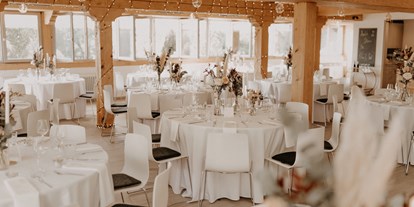 Hochzeit - Trauung im Freien - Baden-Baden - Unser Saal mit runden Tischen - Kitchen & Soul