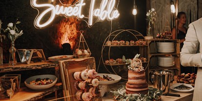 Hochzeit - Geeignet für: Hochzeit - Karlsbad - Unser Sweet Table mit Hochzeitstorte - Kitchen & Soul