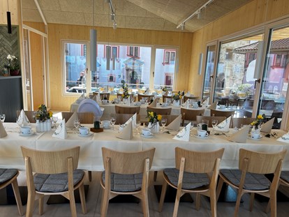 Hochzeit - Art der Location: Schloss - Franken - Helene das Burgrestaurant im Burghof mit Panormablick - VESTE HELDBURG 