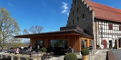 Hochzeit - Art der Location: Schloss - Deutschland - Panorama-Terrasse im Burghof - VESTE HELDBURG 