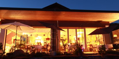 Hochzeit - Art der Location: Restaurant - Steiermark - Das liebvoll künstlerische Malerwinkel in der Südoststeiermark am Abend - Malerwinkl Restauarnt + Kunsthotel