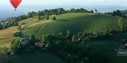 Hochzeit - Trauung im Freien - Süd & West Steiermark - Ballonfahrten - Start und Landung direkt bei der Location möglich - Golden Hill Country Chalets & Suites